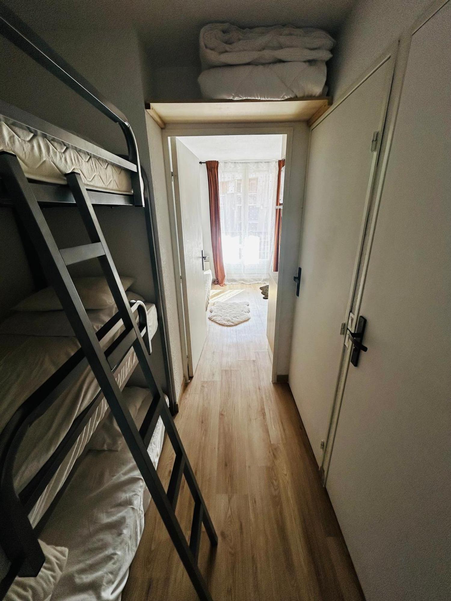 Studio Risoul 1850 Luaran gambar