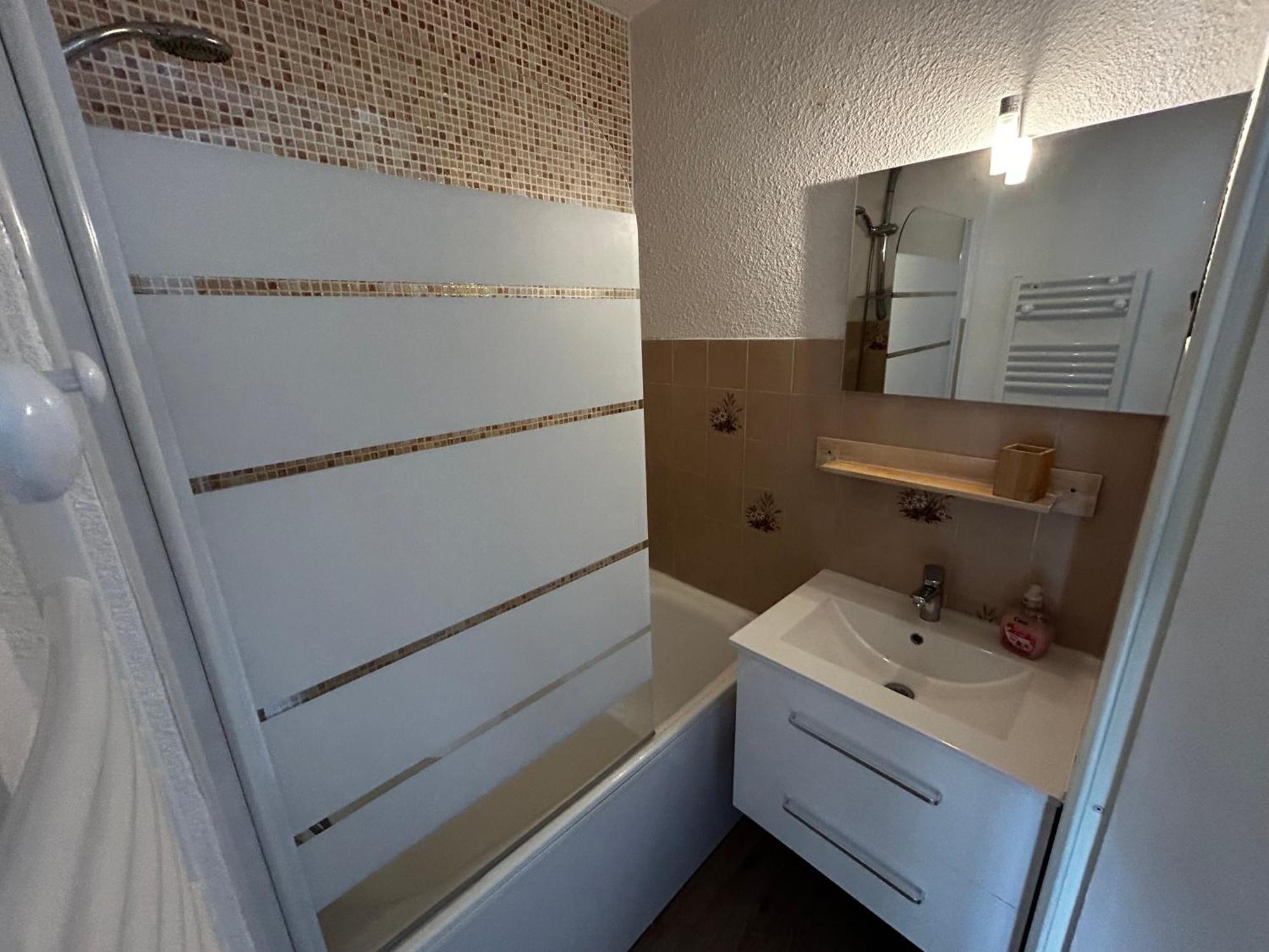 Studio Risoul 1850 Luaran gambar